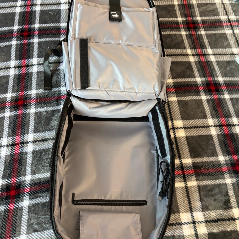 Paramount Gray Backpack - Picture 6 of 8